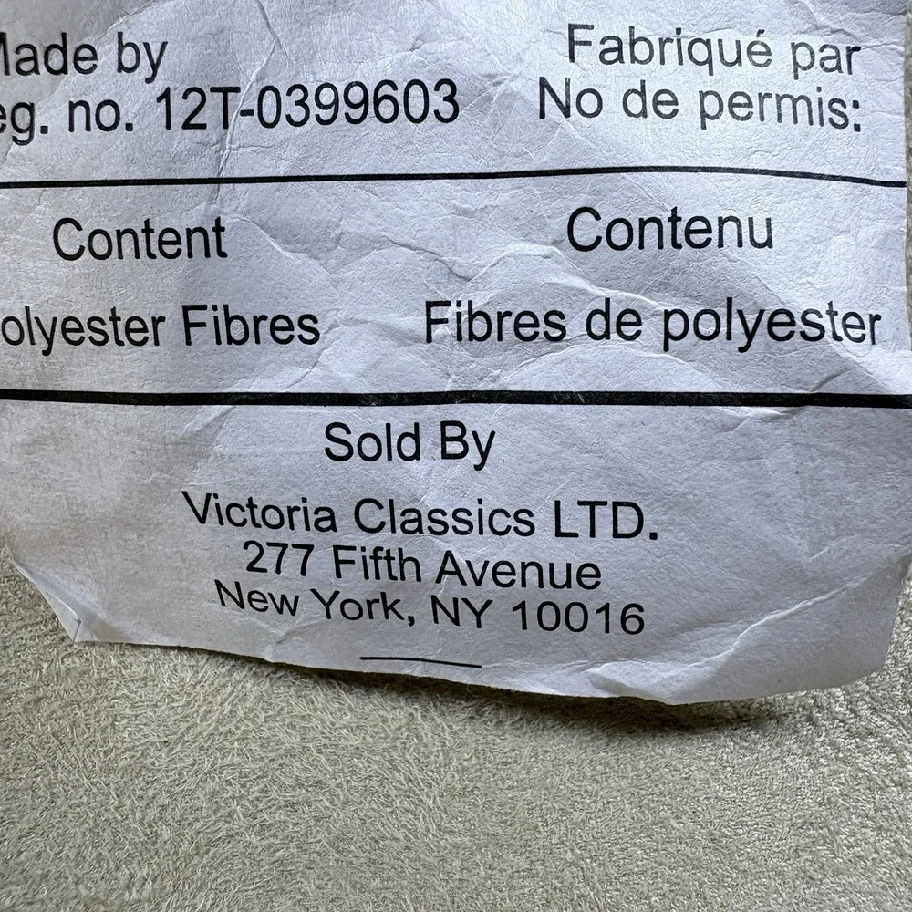 Victoria Classic Mix Pillow and Rectangle Pillow Set of Two New No Tag (217)